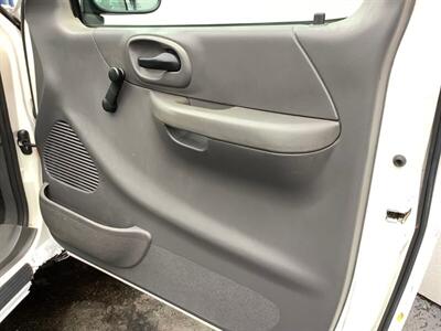 2004 Ford F-150 XL - Photo 24 - Crest Hill, IL 60403