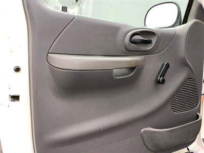 2004 Ford F-150 XL - Photo 13 - Crest Hill, IL 60403