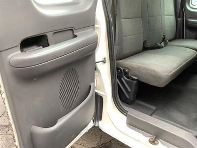 2004 Ford F-150 XL - Photo 22 - Crest Hill, IL 60403