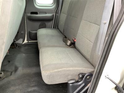 2004 Ford F-150 XL - Photo 21 - Crest Hill, IL 60403