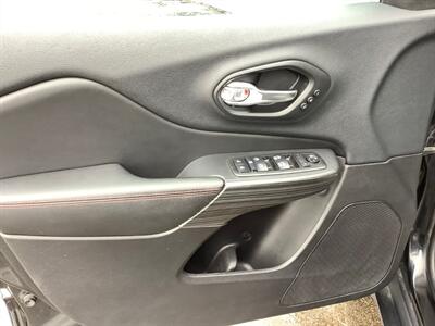 2016 Jeep Cherokee Trailhawk - Photo 13 - Crest Hill, IL 60403