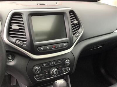 2016 Jeep Cherokee Trailhawk - Photo 16 - Crest Hill, IL 60403
