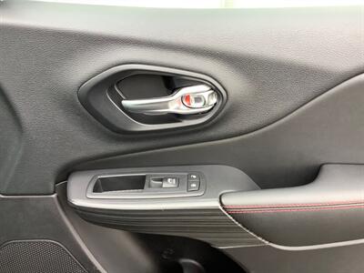 2016 Jeep Cherokee Trailhawk - Photo 37 - Crest Hill, IL 60403