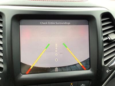 2016 Jeep Cherokee Trailhawk - Photo 11 - Crest Hill, IL 60403