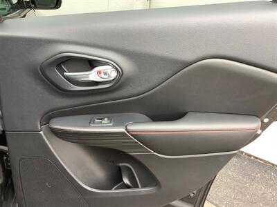 2016 Jeep Cherokee Trailhawk - Photo 34 - Crest Hill, IL 60403