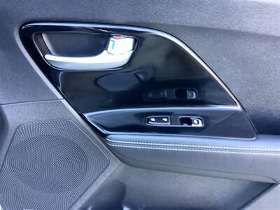 2019 Kia Niro S Touring   - Photo 15 - Crest Hill, IL 60403