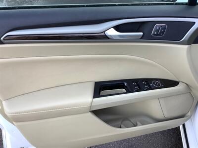 2014 Ford Fusion SE - Photo 10 - Crest Hill, IL 60403