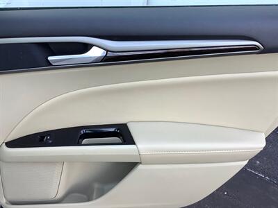 2014 Ford Fusion SE - Photo 22 - Crest Hill, IL 60403