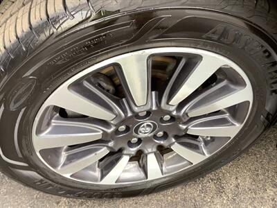 2018 Toyota Sienna Limited Premium 7-Passeng   - Photo 52 - Crest Hill, IL 60403