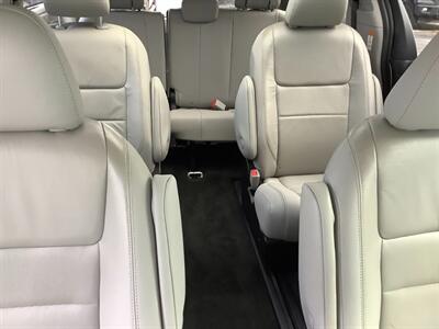 2018 Toyota Sienna Limited Premium 7-Passeng   - Photo 42 - Crest Hill, IL 60403