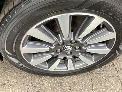 2018 Toyota Sienna Limited Premium 7-Passeng   - Photo 53 - Crest Hill, IL 60403