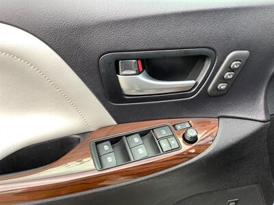 2018 Toyota Sienna Limited Premium 7-Passeng   - Photo 13 - Crest Hill, IL 60403