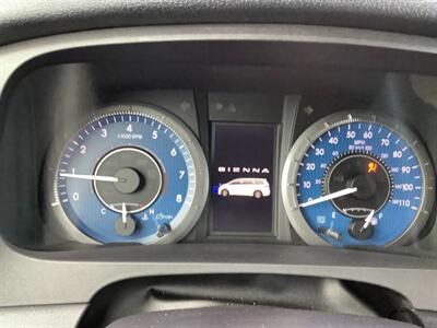 2018 Toyota Sienna Limited Premium 7-Passeng   - Photo 21 - Crest Hill, IL 60403