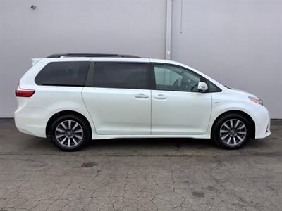 2018 Toyota Sienna Limited Premium 7-Passeng   - Photo 8 - Crest Hill, IL 60403