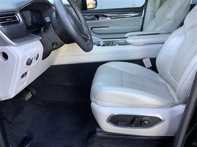 2022 Jeep Wagoneer Series II - Photo 12 - Crest Hill, IL 60403