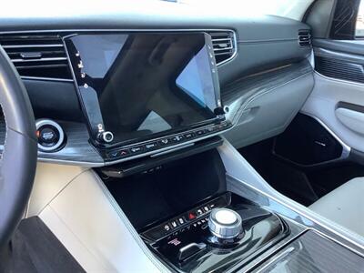 2022 Jeep Wagoneer Series II - Photo 15 - Crest Hill, IL 60403