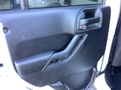 2014 Jeep Wrangler Sport   - Photo 18 - Crest Hill, IL 60403
