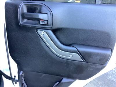 2014 Jeep Wrangler Sport   - Photo 20 - Crest Hill, IL 60403