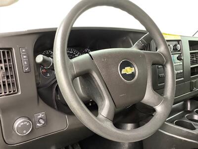 2017 Chevrolet Express 3500   - Photo 12 - Crest Hill, IL 60403