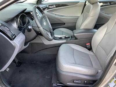 2013 Hyundai SONATA Limited   - Photo 11 - Crest Hill, IL 60403