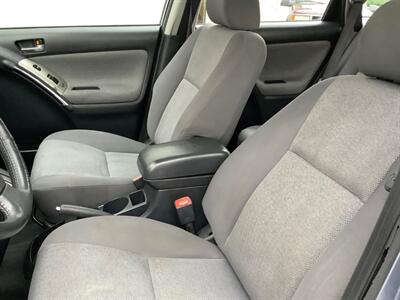 2004 Toyota Matrix XR   - Photo 18 - Crest Hill, IL 60403