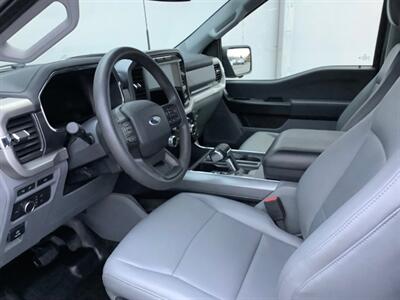 2022 Ford F-150 Lightning Pro   - Photo 17 - Crest Hill, IL 60403