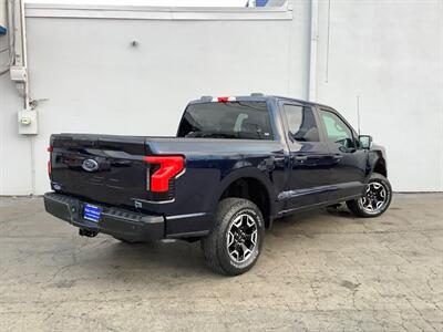 2022 Ford F-150 Lightning Pro   - Photo 8 - Crest Hill, IL 60403