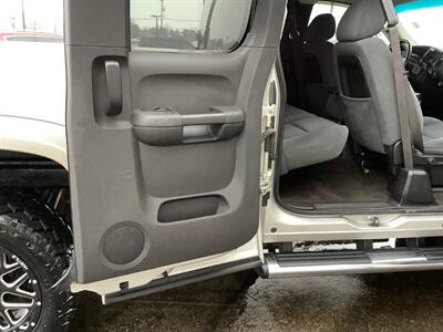 2009 Chevrolet Silverado 1500 LT - Photo 24 - Crest Hill, IL 60403