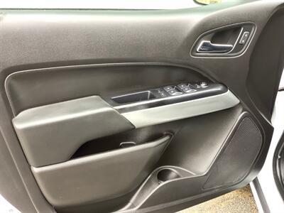 2017 Chevrolet Colorado LT   - Photo 12 - Crest Hill, IL 60403