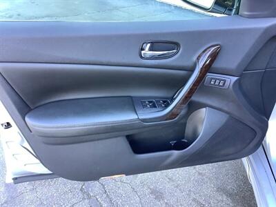 2010 Nissan Maxima 3.5 SV   - Photo 13 - Crest Hill, IL 60403
