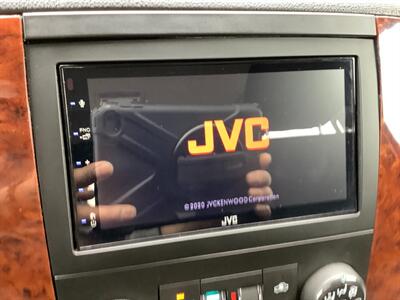 2013 Chevrolet Avalanche LS Black Diamond   - Photo 18 - Crest Hill, IL 60403