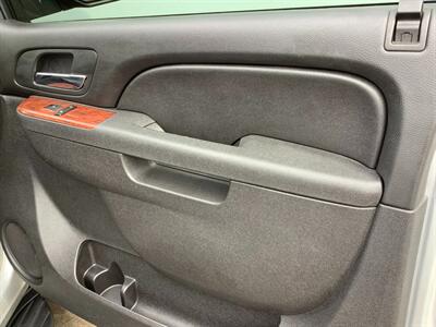 2013 Chevrolet Avalanche LS Black Diamond   - Photo 34 - Crest Hill, IL 60403