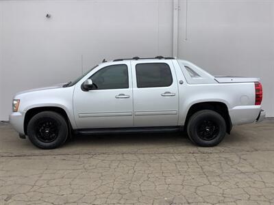 2013 Chevrolet Avalanche LS Black Diamond   - Photo 3 - Crest Hill, IL 60403