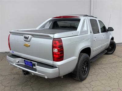 2013 Chevrolet Avalanche LS Black Diamond   - Photo 6 - Crest Hill, IL 60403