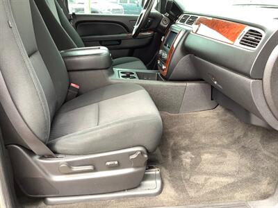 2013 Chevrolet Avalanche LS Black Diamond   - Photo 36 - Crest Hill, IL 60403