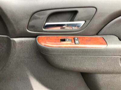 2013 Chevrolet Avalanche LS Black Diamond   - Photo 35 - Crest Hill, IL 60403