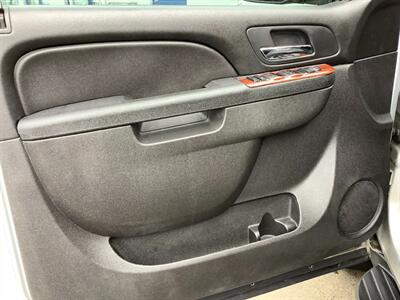 2013 Chevrolet Avalanche LS Black Diamond   - Photo 12 - Crest Hill, IL 60403