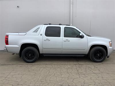 2013 Chevrolet Avalanche LS Black Diamond   - Photo 7 - Crest Hill, IL 60403