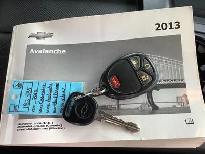 2013 Chevrolet Avalanche LS Black Diamond   - Photo 39 - Crest Hill, IL 60403