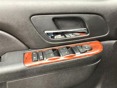 2013 Chevrolet Avalanche LS Black Diamond   - Photo 13 - Crest Hill, IL 60403