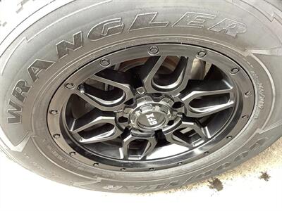 2013 Chevrolet Avalanche LS Black Diamond   - Photo 47 - Crest Hill, IL 60403