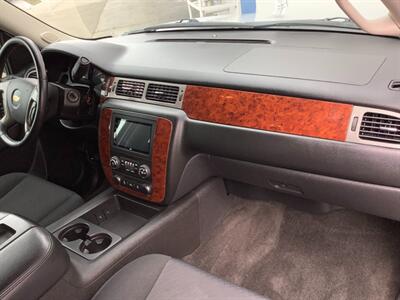 2013 Chevrolet Avalanche LS Black Diamond   - Photo 37 - Crest Hill, IL 60403