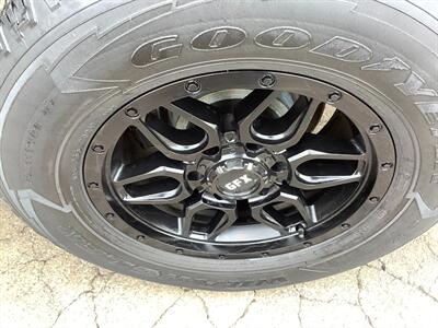 2013 Chevrolet Avalanche LS Black Diamond   - Photo 49 - Crest Hill, IL 60403