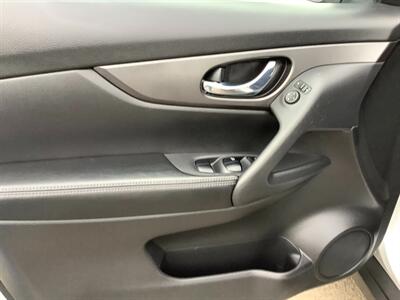 2016 Nissan Rogue S   - Photo 13 - Crest Hill, IL 60403