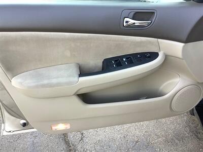 2005 Honda Accord LX - Photo 10 - Crest Hill, IL 60403