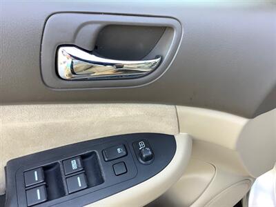 2005 Honda Accord LX   - Photo 11 - Crest Hill, IL 60403