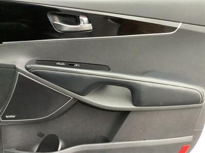 2017 Kia Sorento SX Limited V6   - Photo 32 - Crest Hill, IL 60403