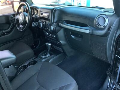 2015 Jeep Wrangler Sport   - Photo 28 - Crest Hill, IL 60403