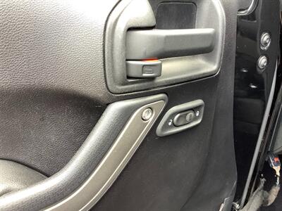 2011 Jeep Wrangler Sport   - Photo 14 - Crest Hill, IL 60403