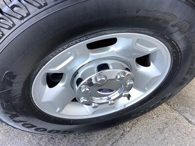 2011 Ford F-350 XLT   - Photo 36 - Crest Hill, IL 60403